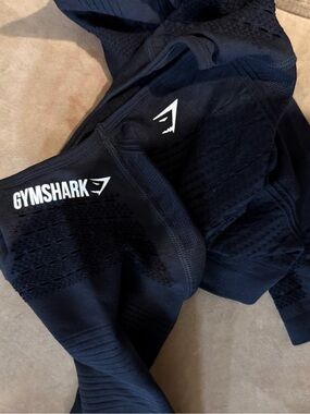 gymshark black crop top